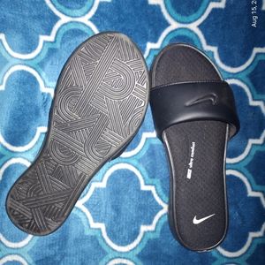 Women's Nike sandals size 8